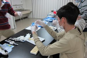 木曽病院のプログラム、手術トレーニングの様子